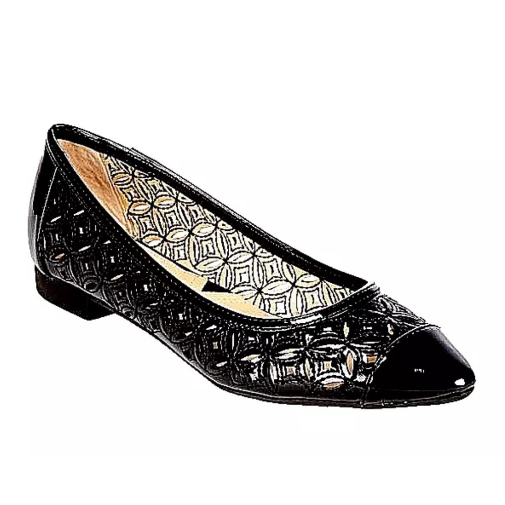 ADRIENNE VITTADINI Pointed Toe BLACK PATENT LEATHER Cut Outs FLATS